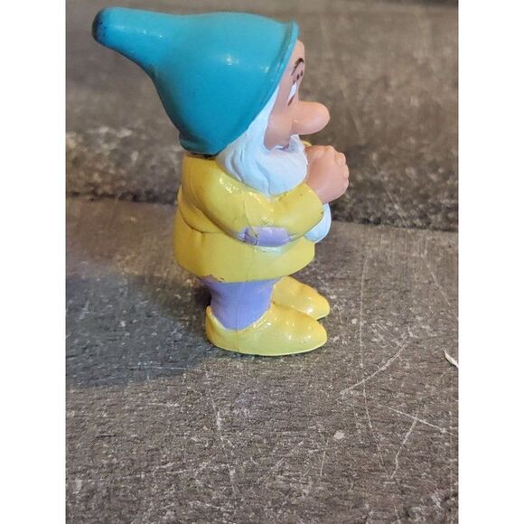 Mattel 1993 bashful Seven Dwarfs toy figure Disney - Picture 4 of 5